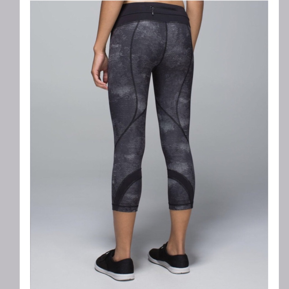 Lululemon Inspire Crop Snake Slate Black Leggings
